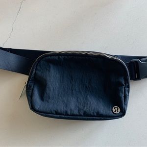 Lululemon Belt Bag 1L Navy